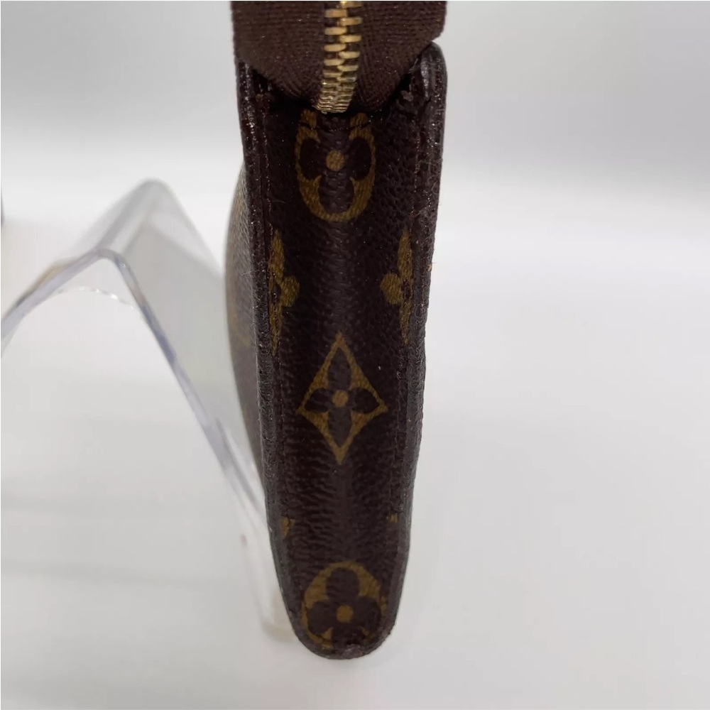Louis Vuitton Pouch - Picture 12 of 13
